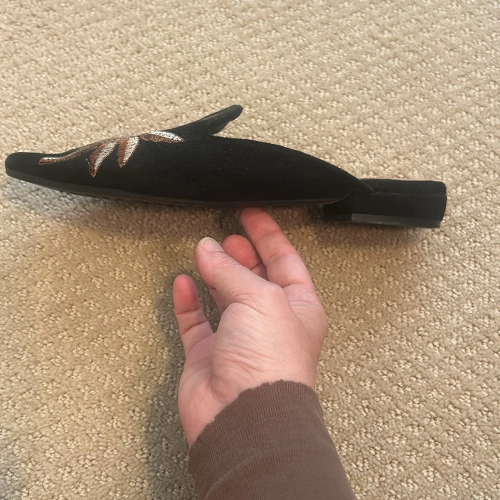 Size 35 Embroidered Sun and Moon Mules. - Picture 5 of 14